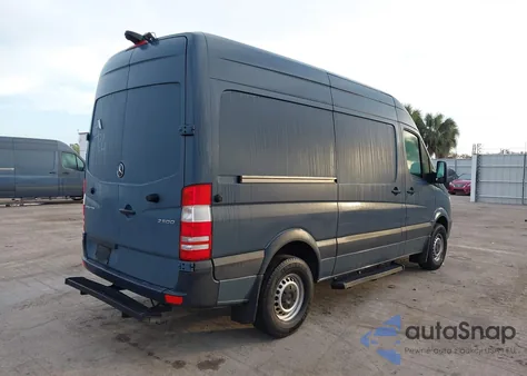2018 Mercedes-Benz Sprinter 2500 Standard Roof V6 z USA, uszkodzony, nr VIN WD3PE7CD6JP643558